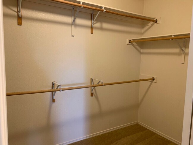 Building Photo - Magnificent 4 Bedroom, 2.5 Bath in Rio Rancho!