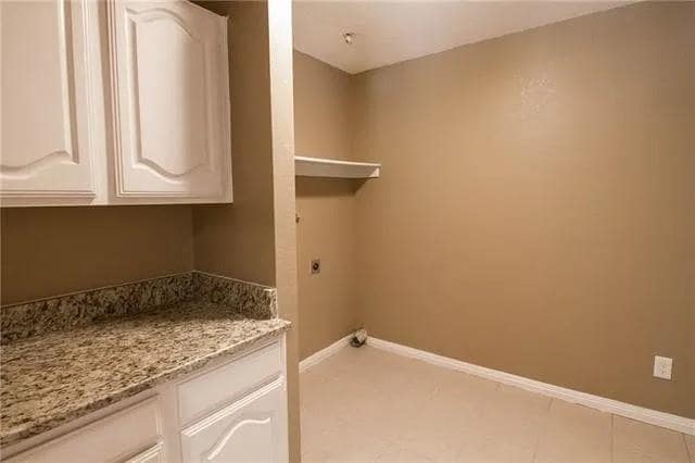 Building Photo - 9401 Blue Jay Way