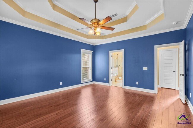 Building Photo - 300 Cheshire Dr