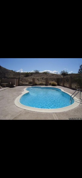 Building Photo - 1690 E Marble Canyon Dr