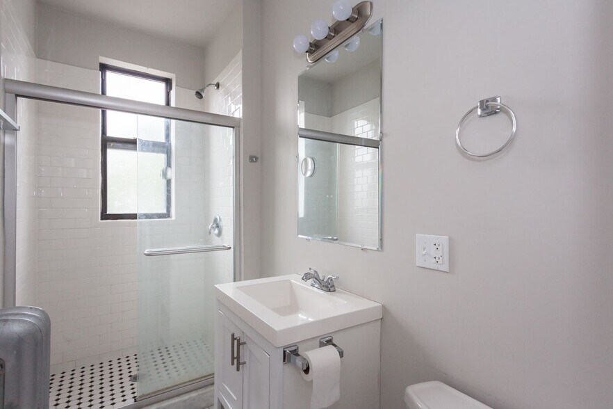 Building Photo - 1836 N Humboldt Blvd