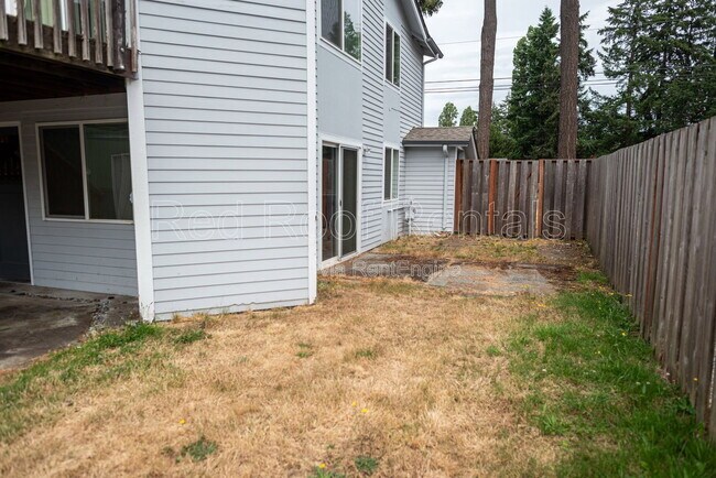 Building Photo - 9620 Maple Ave SW