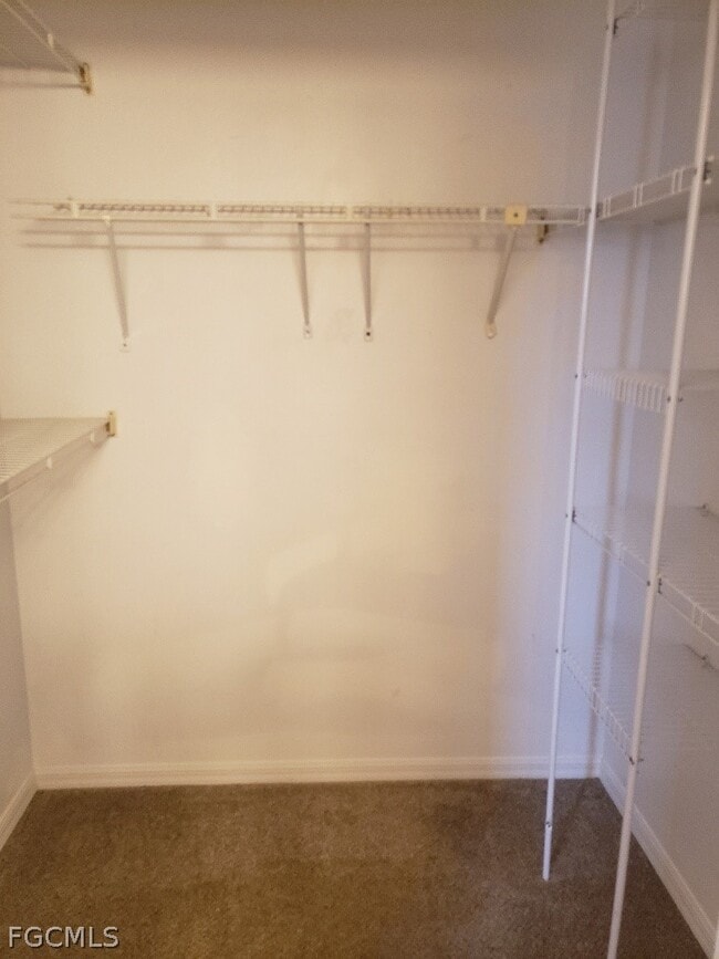 Building Photo - 1024 SE 25th Terrace