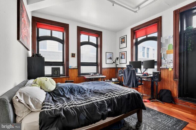 Building Photo - 35 S 13th St