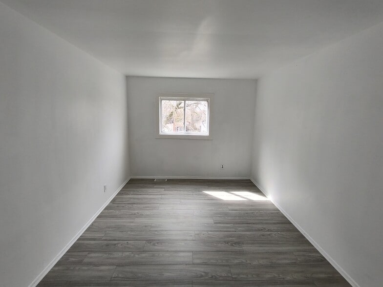 Building Photo - 161 N Ohio St