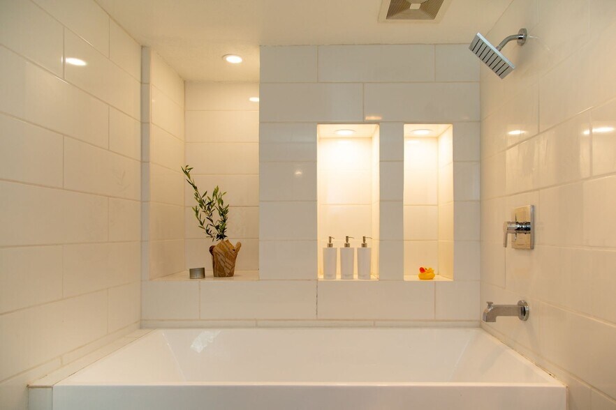 Building Photo - 2235 Ironwood Dr