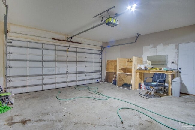 Building Photo - 8262 Pamplona St