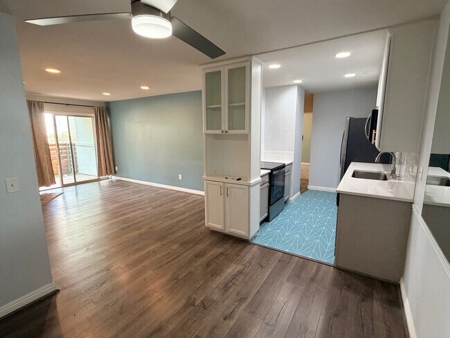 Building Photo - 1780 S El Camino Real