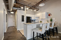 Building Photo - 308 W 8th St