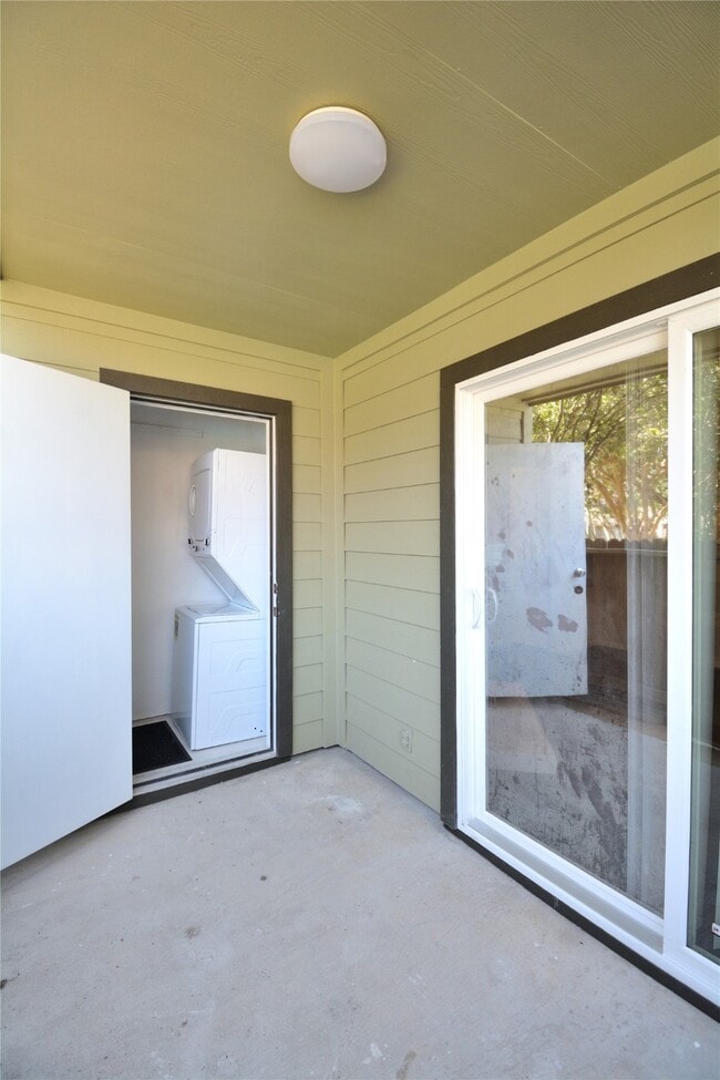 Building Photo - 18800 Egret Bay Blvd