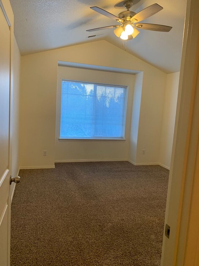 Building Photo - 363 SW Garfield