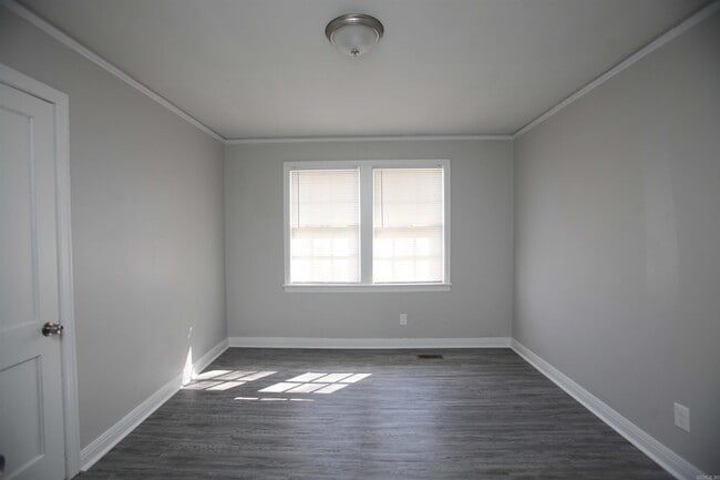 Building Photo - 1814 Moss St