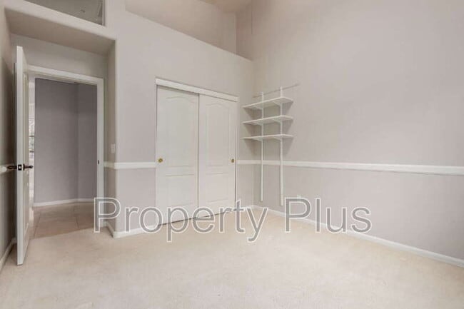 Building Photo - 12591 E Paradise Dr