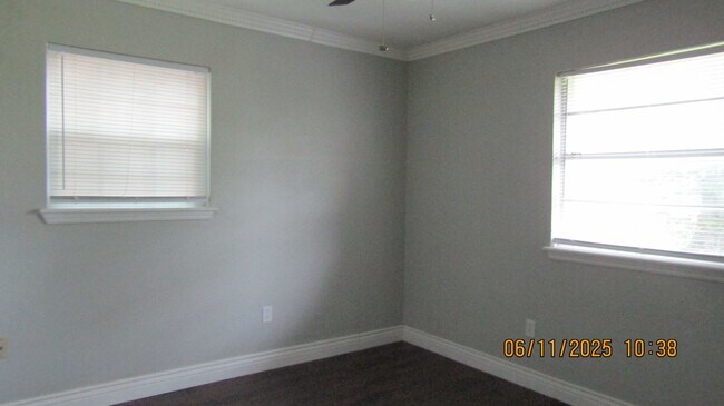 Building Photo - MOVE IN SPECIAL: $250 OFF THE 1ST FULL MON...