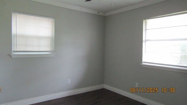 Building Photo - MOVE IN SPECIAL: $250 OFF THE 1ST FULL MONTH RENT!
