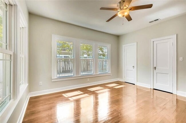 Building Photo - 811 1/2 E 38th St