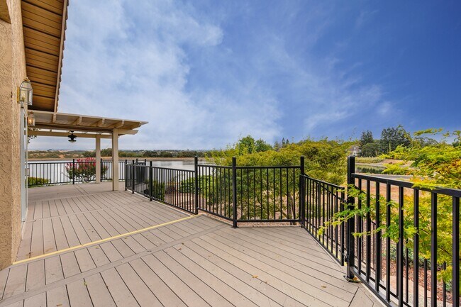 Building Photo - 6533 Chesbro Cir