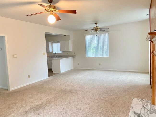 Building Photo - Chicks Beach Living! 3BR/2.5BA - Attached Garage, Private Cul-de-sac- Minutes to the BAY!