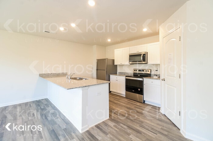 Building Photo - 460 Waterview Ct