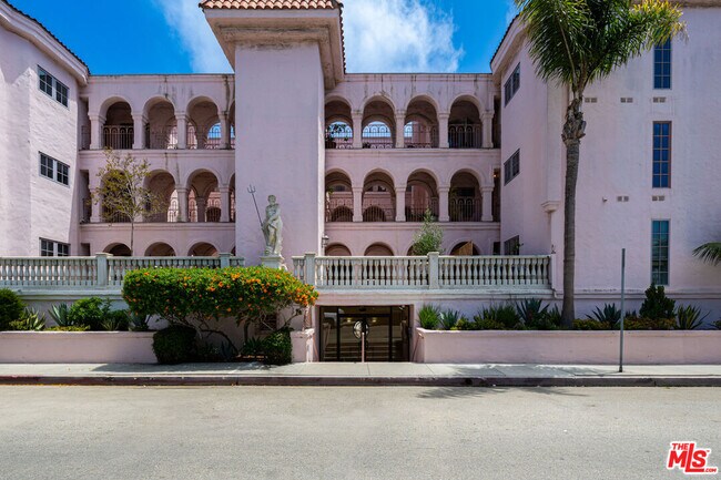 Building Photo - 6220 Pacific Ave