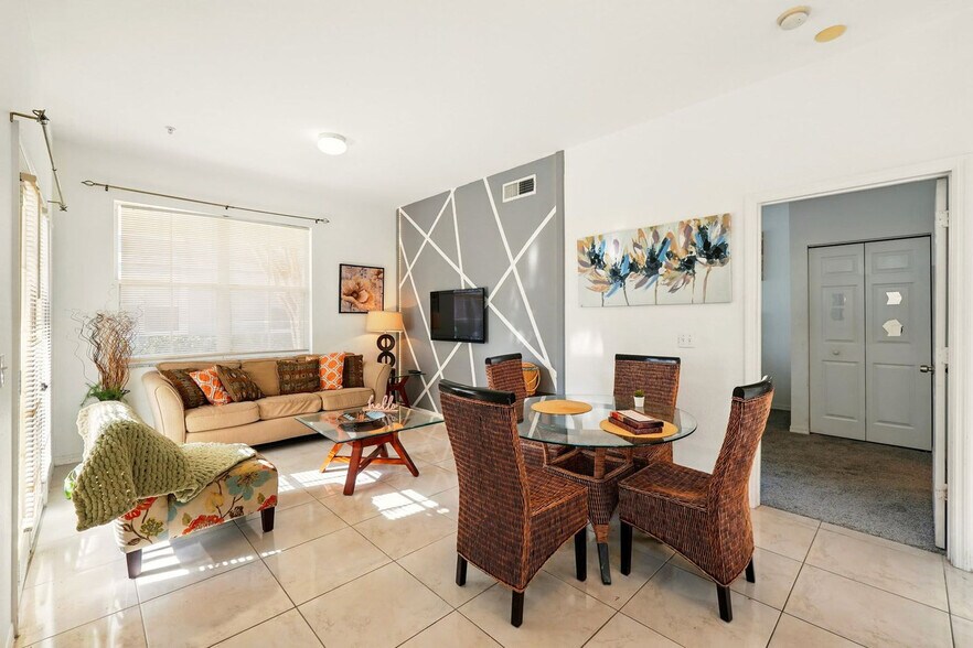 Building Photo - 4005 Venetian Bay Dr