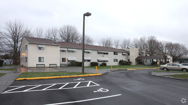 Building Photo - Holly Court Apartments