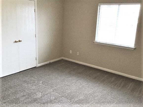 Building Photo - 1906 Glen Park Dr