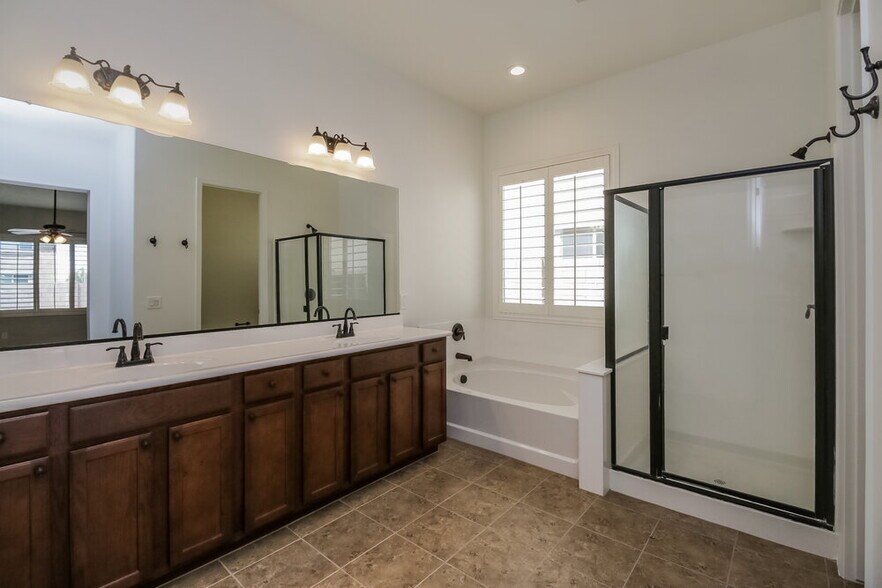 Building Photo - 20858 E Sunset Dr