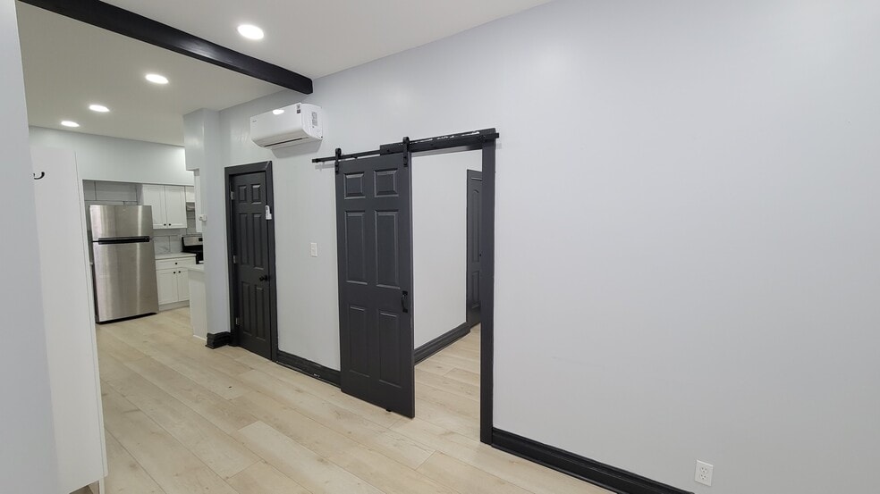 Building Photo - 58 62nd St