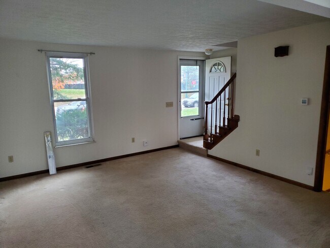 Building Photo - 2790 Mt Holyoke Rd