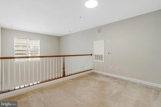 Building Photo - 501 Hungerford Dr