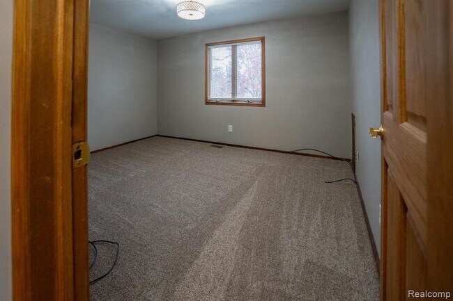 Building Photo - 1555 E South Blvd