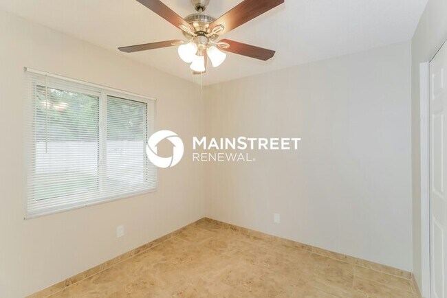 Building Photo - 3 Bedroom Pet-Friendly Home in Tampa, FL with Main Street Renewal