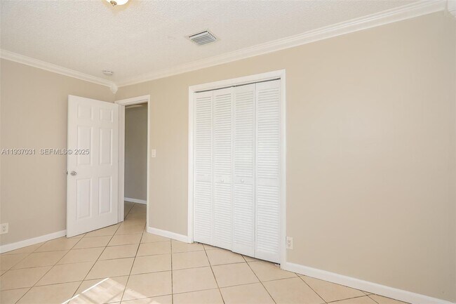 Building Photo - 1520 SW 68th Way