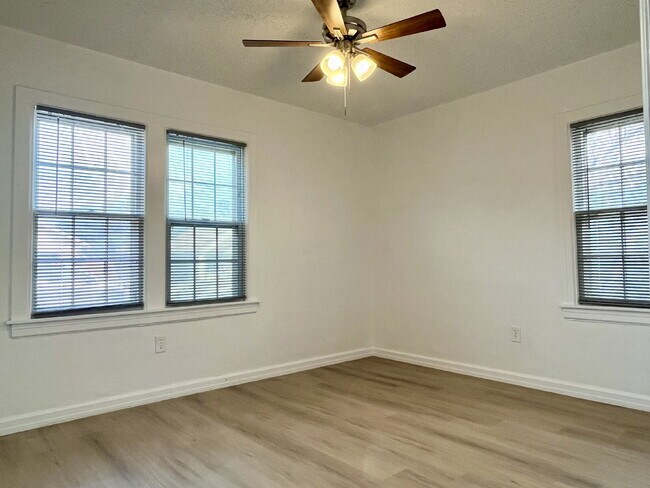 Building Photo - A Great Place to Call Home!
