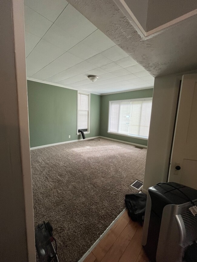 Building Photo - 703 Fremont Ave NW