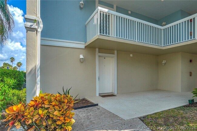 Building Photo - 40 NE Plantation Rd