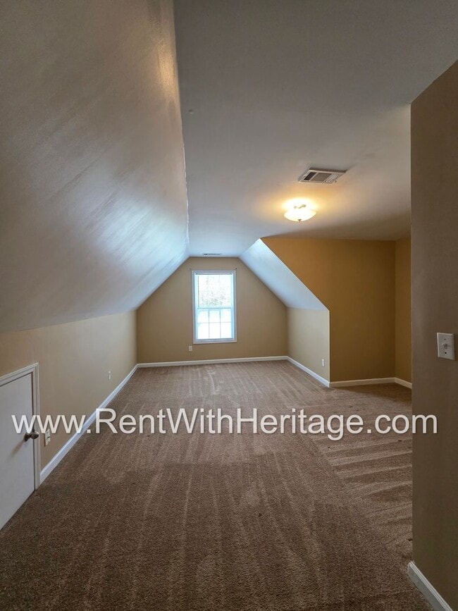 Building Photo - Gorgeous 5bd /3.5 bath Home/ Upgrades Galore/ Attention to Detail/ Great Location