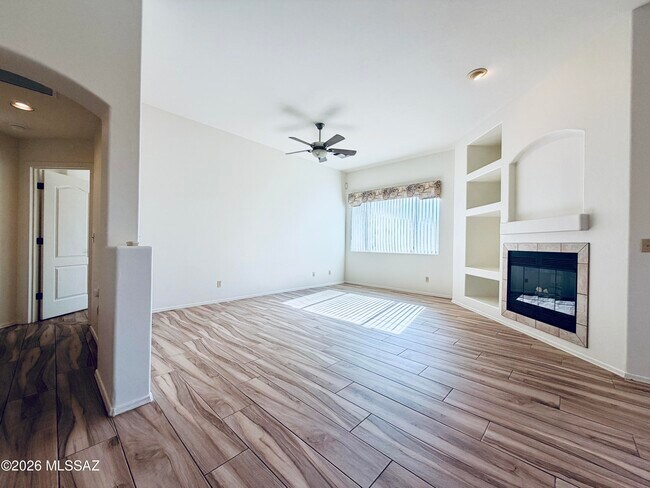 Building Photo - 5206 N Canyon Rise Pl