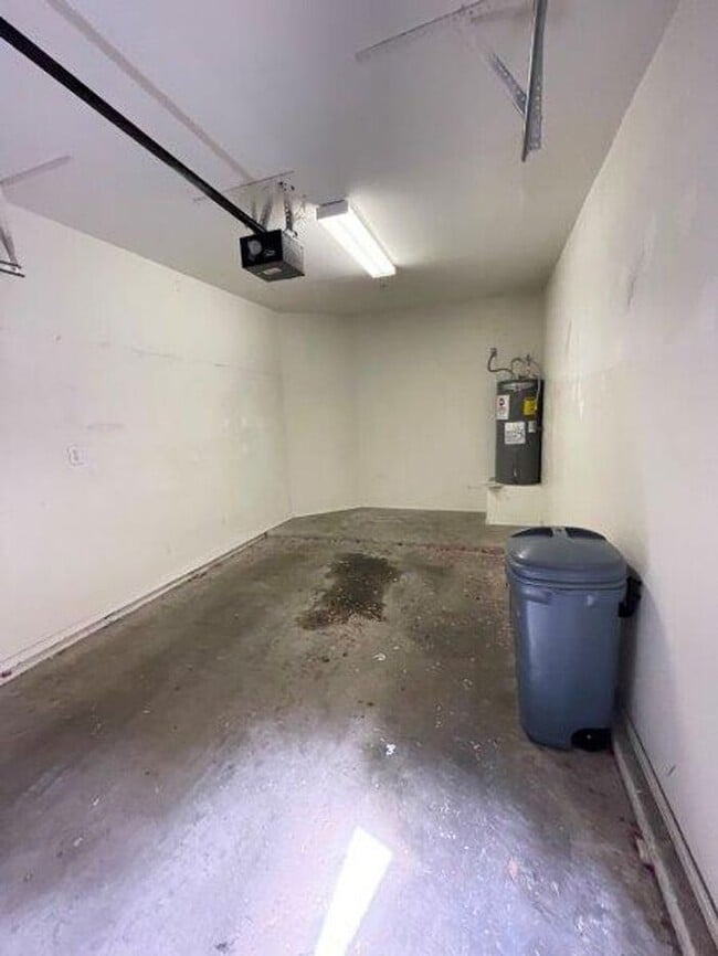 Building Photo - 7021 E Earll Dr