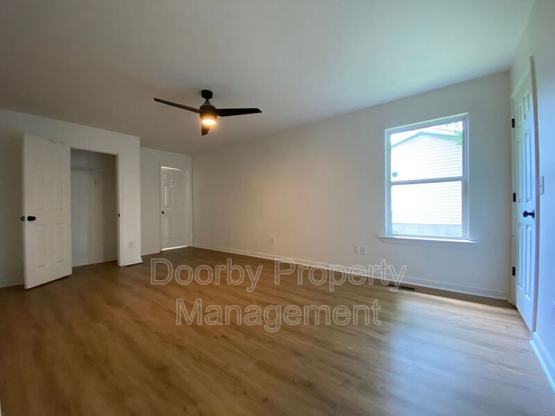 Building Photo - 2310 Cushman St