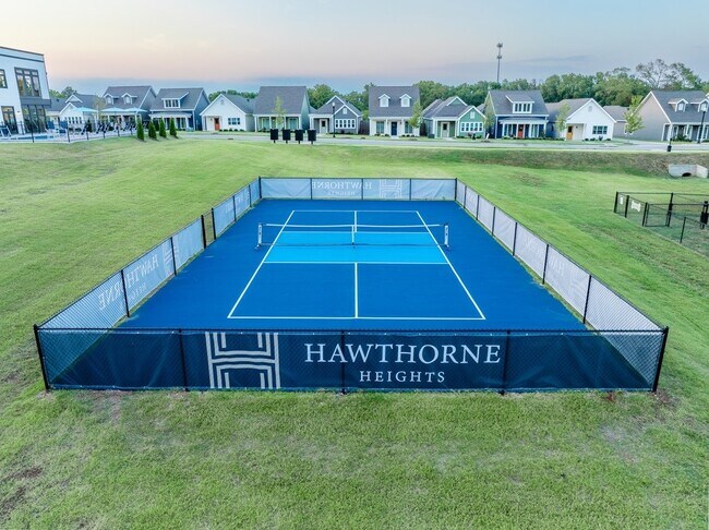 Building Photo - 707 NE Hts Ln