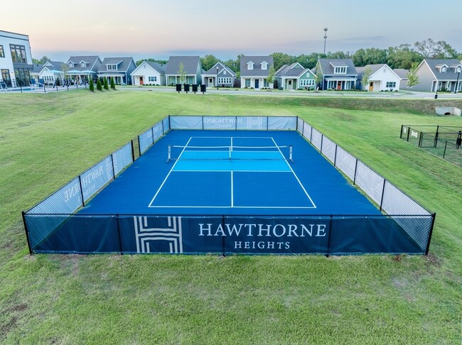 Building Photo - 812 NE Hts Ln