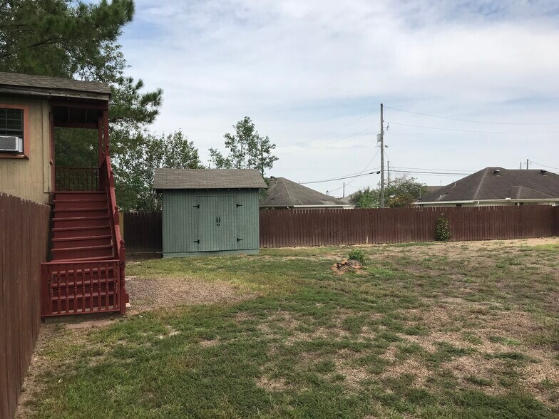 Building Photo - 5660 Springfield Cir W