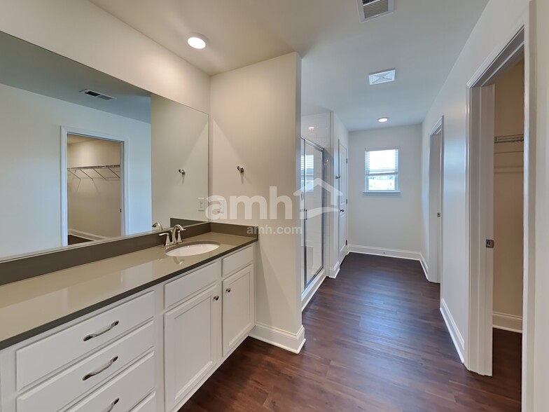 Building Photo - 4080 Chivalry Dr