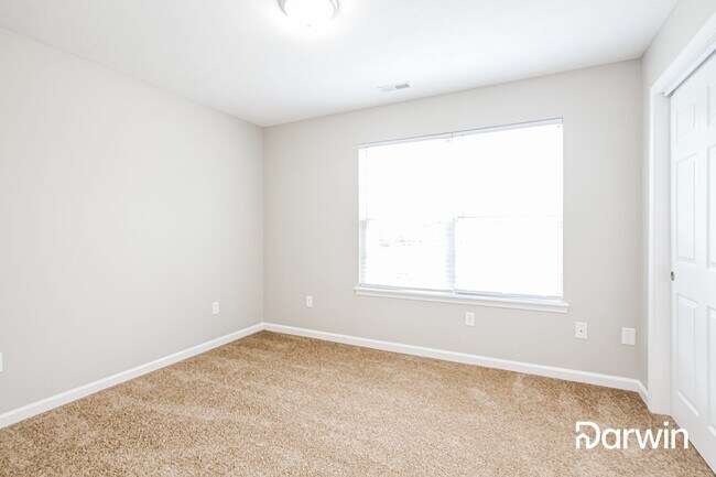 Building Photo - 659 Woods Crossing Ln