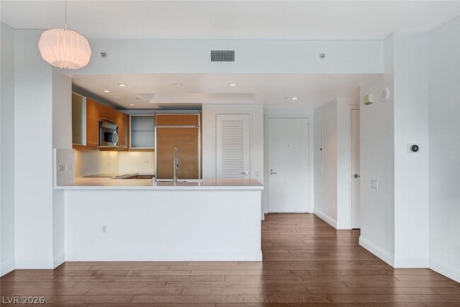 Building Photo - 222 Karen Ave