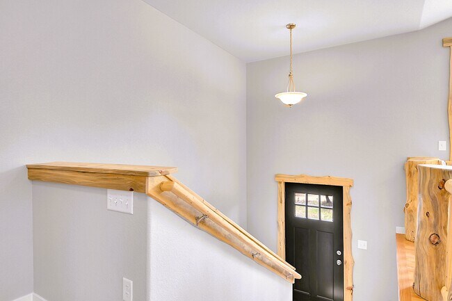 Building Photo - 132 Pauls Ln