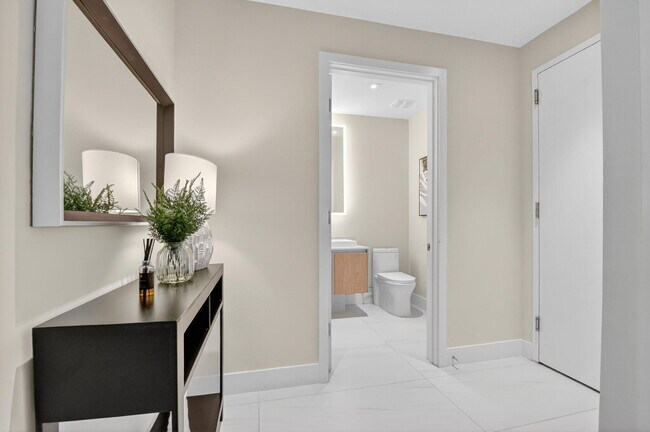 Building Photo - 3100 N Ocean Dr