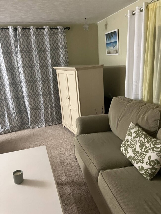 Building Photo - 166 4th St W